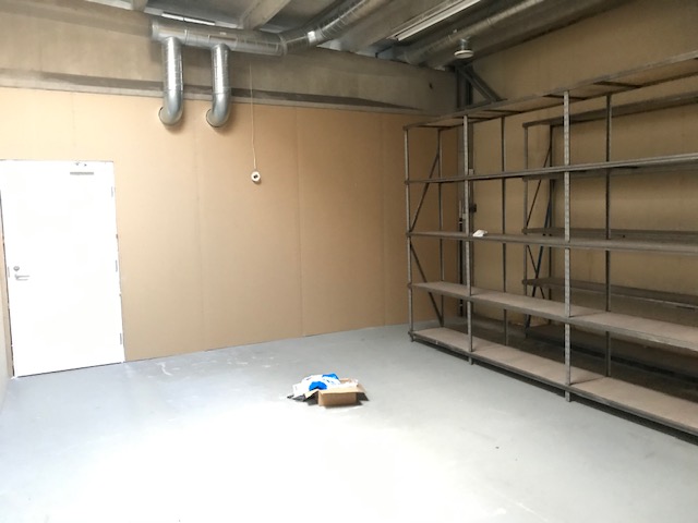 Lukkocenter (2. krs tavarahissillä) varasto/harrastetila 44m2