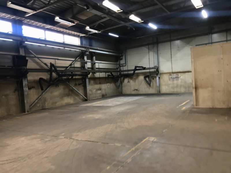 Asessorinkatu 12 hallitila isolla ovella heti vapaana 594m2 (hitsaushalli)+sos.- ja toimistotilat 2 krs.:ssa 91m2 + 91m2