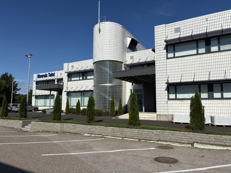 Siistiä saneerattua liike-/toimistotilaa Espoon Muuralassa 114m2, 279m2 ja 381m2 (katutaso)